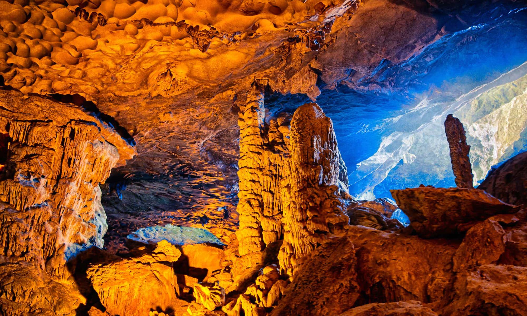 Pourquoi devriez-vous visiter les grottes de la baie d'Halong