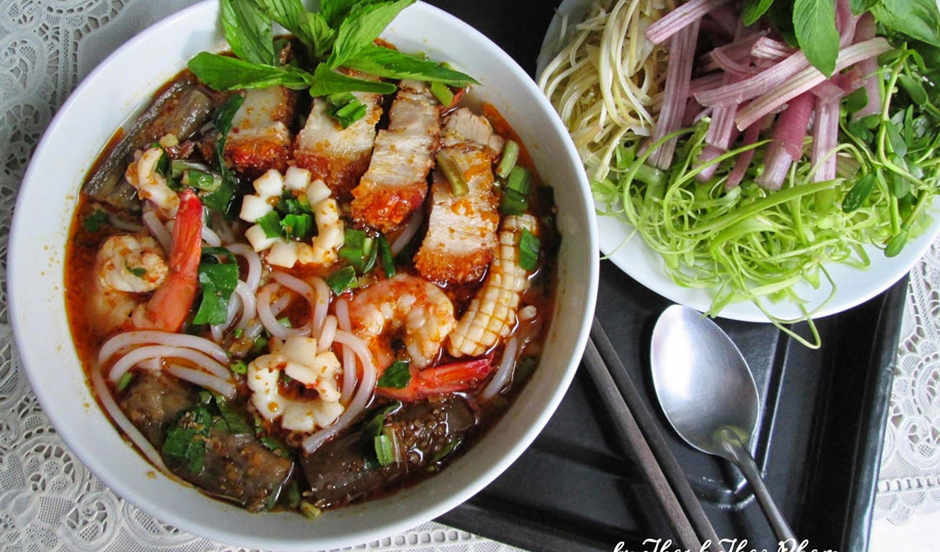 Bun Mam - Soupe de nouilles aux poissons et fruits de mer fermentés