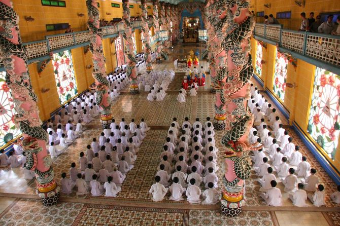 Cérémonies et rites du temple Cao Dai