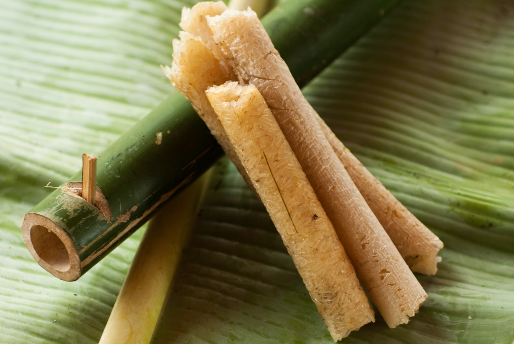 Riz cuit au bambou