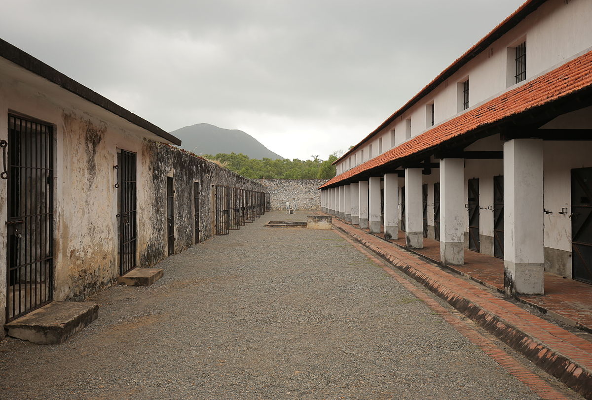 Visiter les prisons de Con Dao