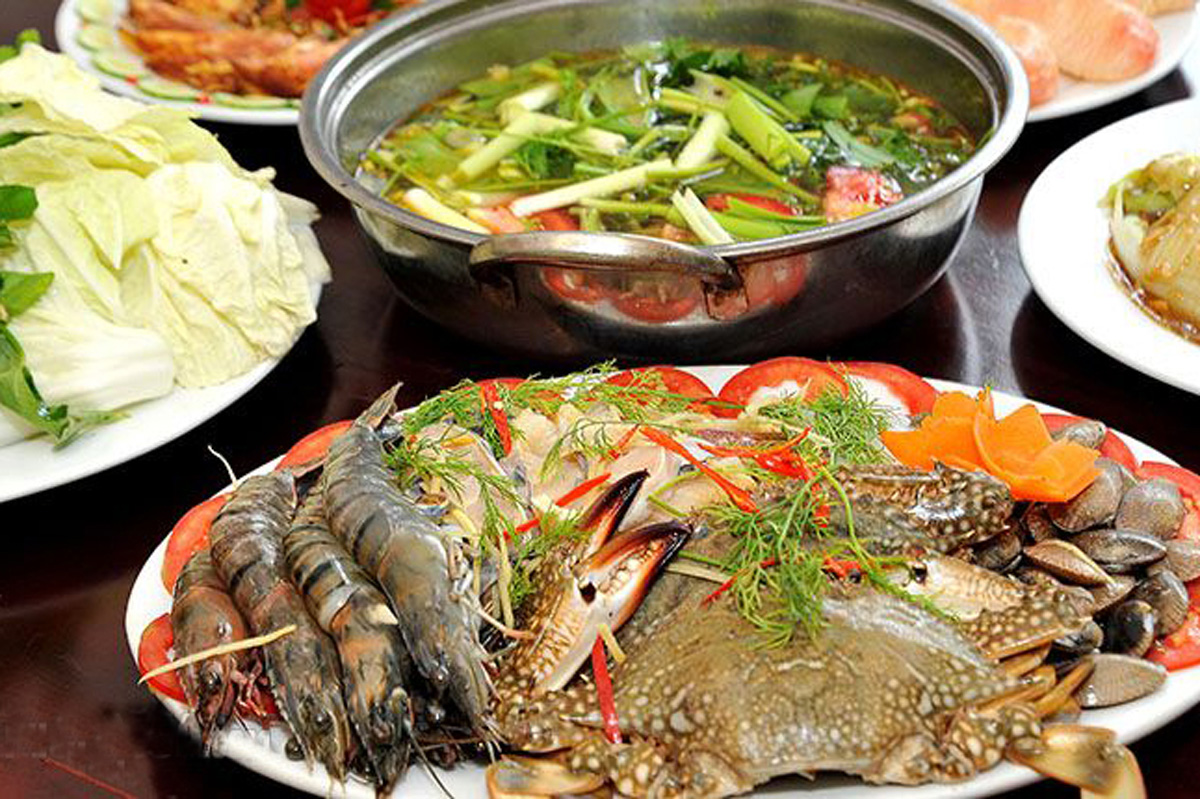 Le hotpot de fruits de mer aigre et épicé du centre du Vietnam