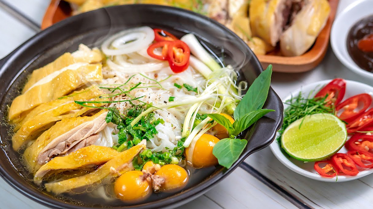Recette de la soupe vietnamienne au poulet et aux nouilles