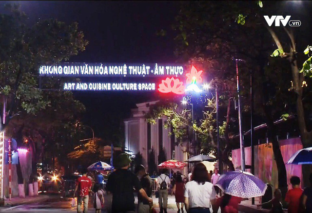 Découvrir la rue piétonne Trinh Cong Son