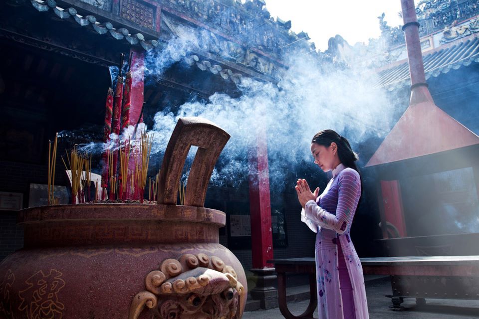 Faites un pèlerinage dans les temples et pagodes sacrés pendant le festival