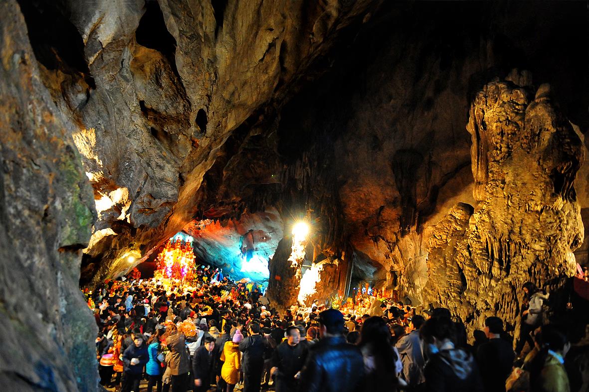 La grotte Huong Tich