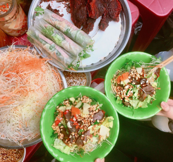 Que manger sur le plus grand marché de Hanoi