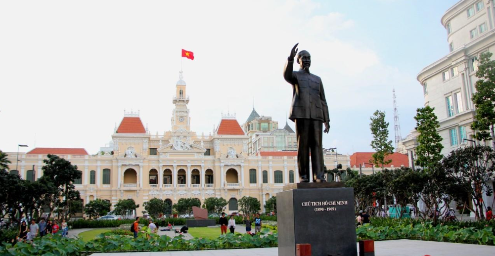 Statue du président Ho Chi Minh