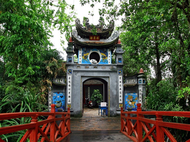 Visite du temple Ngoc Son