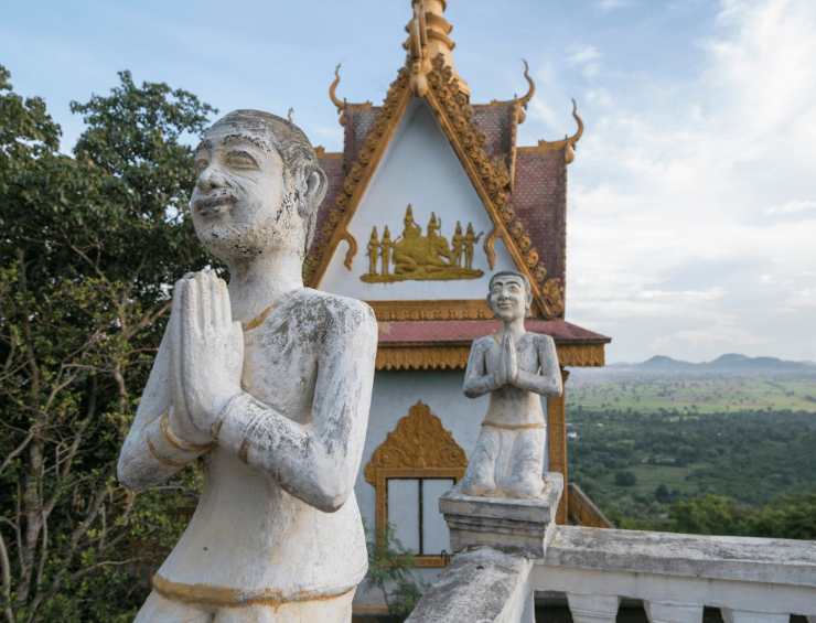 Explorez le Wat Phnom Sampov