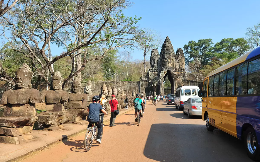 Véhicules appropriés pour se déplacer dans les temples d'Angkor