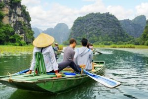 Promenade en bateau en bambou à Ninh Binh
